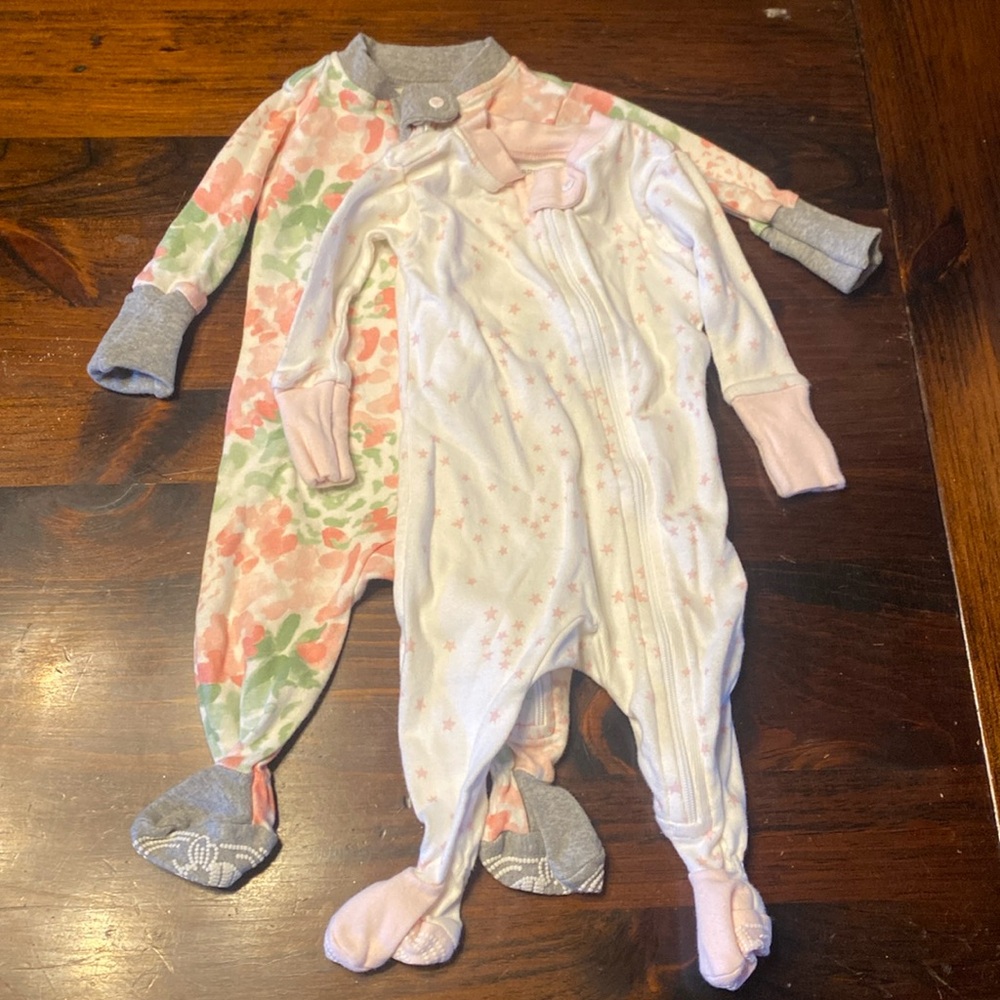 Burt’s Bees Baby NB onesies Pack of 2.